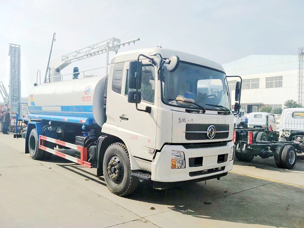 東風(fēng)天錦鐵路專用抑塵灑車